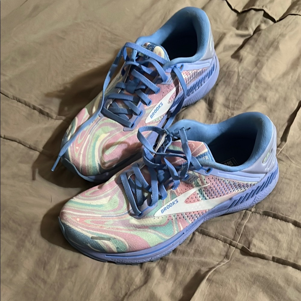 Brooks Women's Athletic Shoes - Pastel Marble Blue